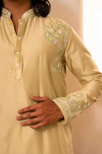 Tira by Naresh Raj_Green Silk, Cotton Floral Embroidered Kurta With Parallel Pant _Online_at_Aza_Fashions