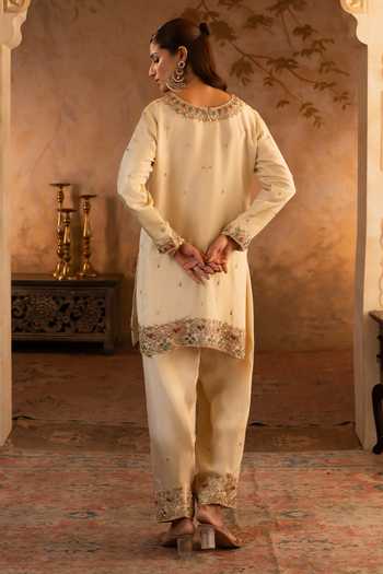 ANGAD SINGH_Gold Tissue, Net V-neck Embroidered Kurta Set _Online_at_Aza_Fashions