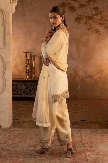 ANGAD SINGH_Gold Tissue, Net V-neck Embroidered Kurta Set _at_Aza_Fashions