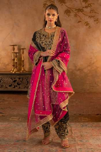 ANGAD SINGH Velvet Embroidered Kurta Set 