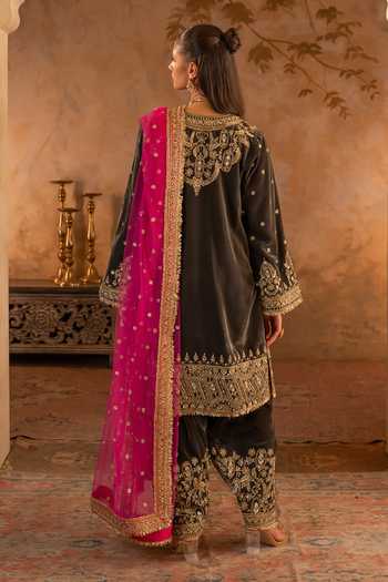 ANGAD SINGH Velvet Embroidered Kurta Set 