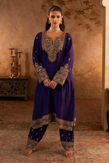 ANGAD SINGH Purple Silk, Net V-neck, Yes Embroidered Kurta Set at Aza Fashions ANGAD SINGH_Purple Silk, Net V-neck, Yes Embroidered Kurta Set _at_Aza_Fashions