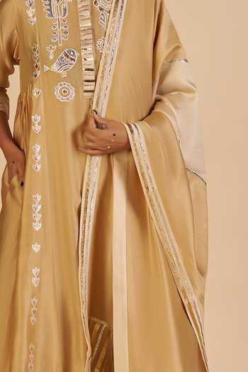 Gulabo By Abu Sandeep Beige Chanderi Color Block Dupatta Online at Aza Fashions Gulabo By Abu Sandeep_Beige Chanderi Color Block Dupatta _Online_at_Aza_Fashions