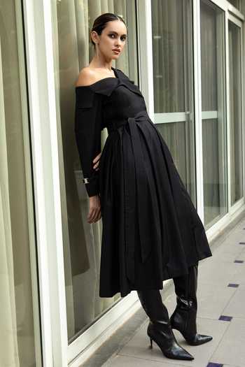 Buy Raison D'Etre Atelier Black Rayon Asymmetric Neck, One Shoulder, Midnight Noir Trench Dress Online at Aza Fashions Buy_Raison D'Etre Atelier_Black Rayon Asymmetric Neck, One Shoulder, Midnight Noir Trench Dress _Online_at_Aza_Fashions