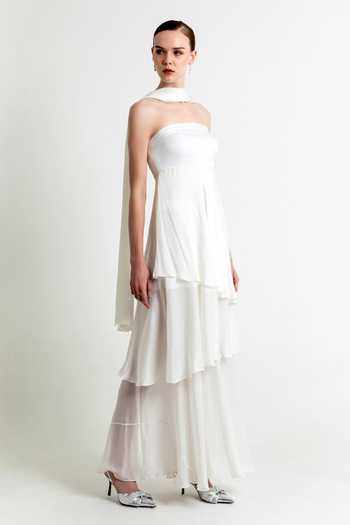 Buy Raison D'Etre Atelier White Satin Bandeau Neck Aurora Asymmetric Hem Dress With Scarf Online at Aza Fashions Buy_Raison D'Etre Atelier_White Satin Bandeau Neck Aurora Asymmetric Hem Dress With Scarf _Online_at_Aza_Fashions