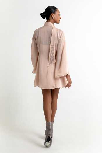 Shop Raison D'Etre Atelier Peach Organza V-neck Dust Aubrielle Dress at Aza Fashions Shop_Raison D'Etre Atelier_Peach Organza V-neck Dust Aubrielle Dress _at_Aza_Fashions