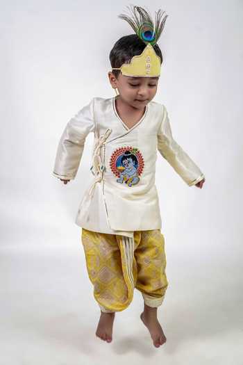 Label Kiaa Off White Silk, Cotton Krishna Ji Embroidered Kurta With Dhoti Pant Online at Aza Fashions Label Kiaa_Off White Silk, Cotton Krishna Ji Embroidered Kurta With Dhoti Pant _Online_at_Aza_Fashions