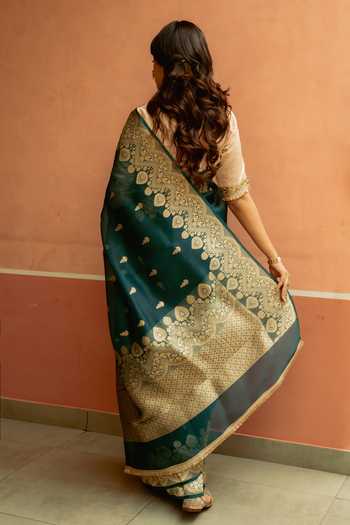 Priyanka Raajiv Bahurupa Silk Banarasi Saree With Unstitched Blouse Piece