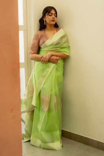 Priyanka Raajiv Aishani Saree With Unstitched Blouse Fabric 