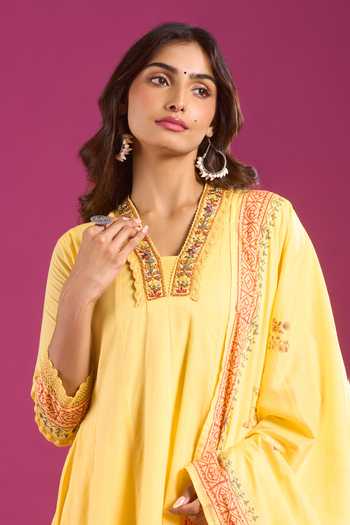 Khwaab By Sanjana Lakhani Yellow Cotton V-neck Floral Embroidered Kurta Set Online at Aza Fashions Khwaab By Sanjana Lakhani_Yellow Cotton V-neck Floral Embroidered Kurta Set _Online_at_Aza_Fashions