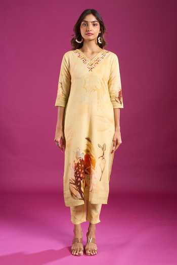 Khwaab By Sanjana Lakhani Yellow Cotton V-neck Printed Straight Kurta Set Online at Aza Fashions Khwaab By Sanjana Lakhani_Yellow Cotton V-neck Printed Straight Kurta Set _Online_at_Aza_Fashions