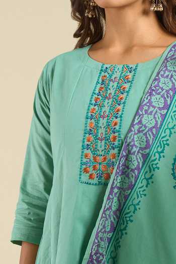 Khwaab By Sanjana Lakhani Green Cotton Round Neck, Yes Printed Kurta Set at Aza Fashions Khwaab By Sanjana Lakhani_Green Cotton Round Neck, Yes Printed Kurta Set _at_Aza_Fashions