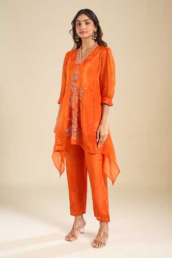 Khwaab By Sanjana Lakhani_Orange Organza V-neck Embroidered Kurta And Pant Set _Online_at_Aza_Fashions