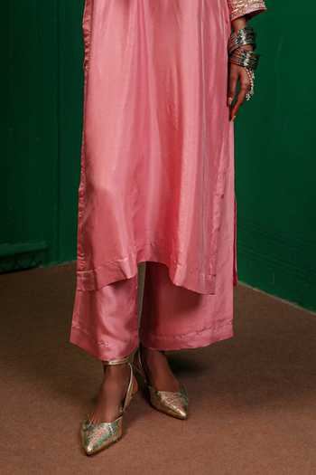 Charu Makkar_Pink Silk, Organza V-neck Reena Zardozi Work Kurta Set _Online_at_Aza_Fashions