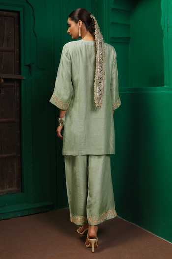 Charu Makkar Kajol Embroidered Kurta Set