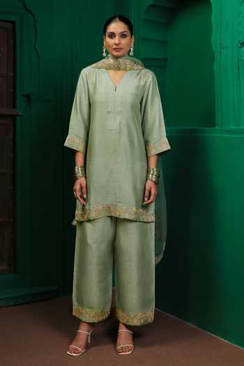 Buy Charu Makkar Green Silk, Organza V-neck Kajol Embroidered Kurta Set Online at Aza Fashions Buy_Charu Makkar_Green Silk, Organza V-neck Kajol Embroidered Kurta Set _Online_at_Aza_Fashions