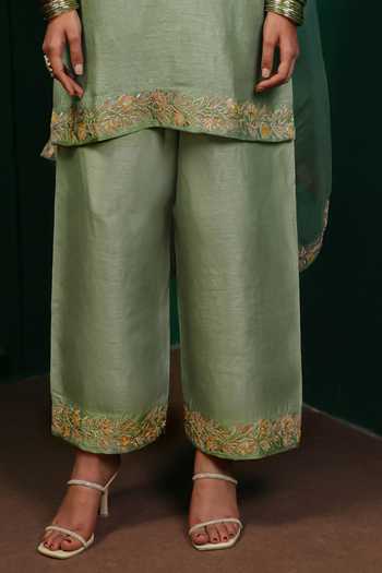Shop Charu Makkar Green Silk, Organza V-neck Kajol Embroidered Kurta Set Online at Aza Fashions Shop_Charu Makkar_Green Silk, Organza V-neck Kajol Embroidered Kurta Set _Online_at_Aza_Fashions