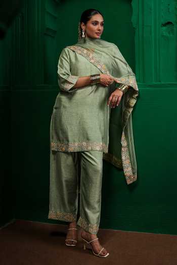 Charu Makkar Kajol Embroidered Kurta Set