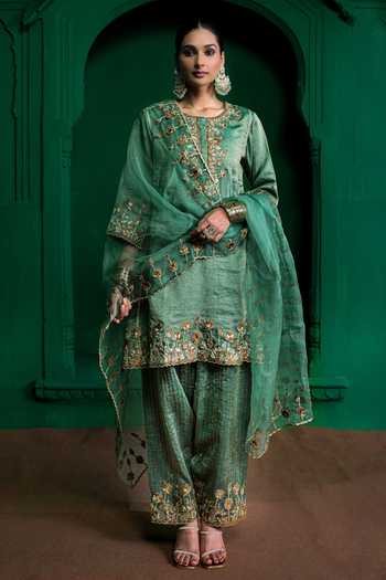 Charu Makkar Malaika Aari Work Kurta Set
