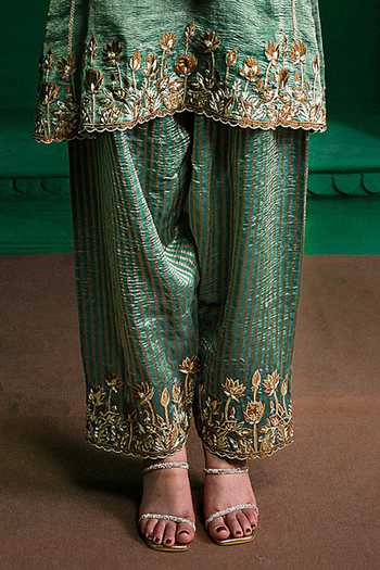 Buy Charu Makkar Green Chanderi, Tissue, Organza Round Neck, Yes Malaika Aari Work Kurta Set Online at Aza Fashions Buy_Charu Makkar_Green Chanderi, Tissue, Organza Round Neck, Yes Malaika Aari Work Kurta Set _Online_at_Aza_Fashions