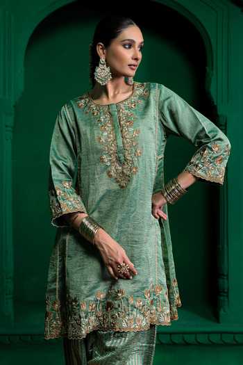 Charu Makkar Green Chanderi, Tissue Round Neck Malaika Aari Work Kurta And Salwar Set Online at Aza Fashions Charu Makkar_Green Chanderi, Tissue Round Neck Malaika Aari Work Kurta And Salwar Set _Online_at_Aza_Fashions