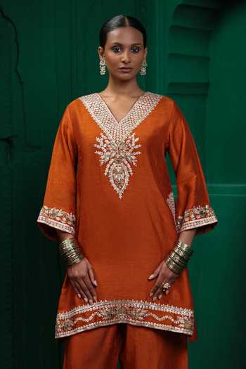 Charu Makkar Orange Silk V-neck Smita Embroidered Kurta And Pant Set Online at Aza Fashions Charu Makkar_Orange Silk V-neck Smita Embroidered Kurta And Pant Set _Online_at_Aza_Fashions