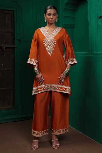 Charu Makkar Smita Embroidered Kurta & Pant Set