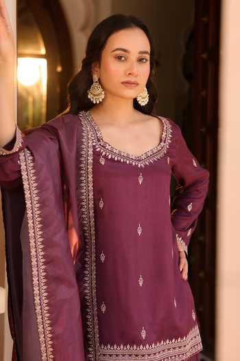 SEHER JAIPUR_Purple Silk Square Neck Izar Embroidered Kurta Set _at_Aza_Fashions
