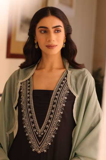 SEHER JAIPUR_Black Silk V-neck Mehrnaz Kurta Palazzo Set _at_Aza_Fashions