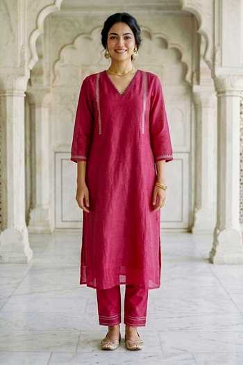 Buy Missprint Magenta Silk, Chanderi, Shantoon V-neck Kurta Set With Printed Dupatta Online at Aza Fashions Buy_Missprint_Magenta Silk, Chanderi, Shantoon V-neck Kurta Set With Printed Dupatta _Online_at_Aza_Fashions