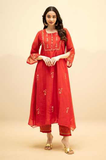 Shop AM by Anita Mittal Red Chanderi Round Neck, Yes Chandini A-line Mul Kurta Set Online at Aza Fashions Shop_AM by Anita Mittal_Red Chanderi Round Neck, Yes Chandini A-line Mul Kurta Set _Online_at_Aza_Fashions