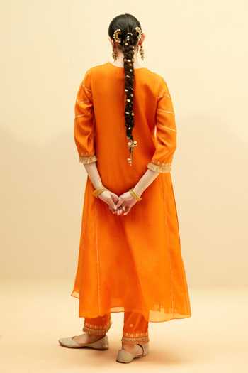 Buy AM by Anita Mittal Orange Chanderi V-neck, Yes Chaandbali Mul Hand Embroidered Kurta Set Online at Aza Fashions Buy_AM by Anita Mittal_Orange Chanderi V-neck, Yes Chaandbali Mul Hand Embroidered Kurta Set _Online_at_Aza_Fashions