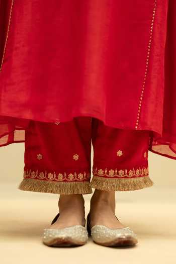 AM by Anita Mittal Red Chanderi V-neck Chaandbali Mul A Line Kurta Set at Aza Fashions AM by Anita Mittal_Red Chanderi V-neck Chaandbali Mul A Line Kurta Set _at_Aza_Fashions
