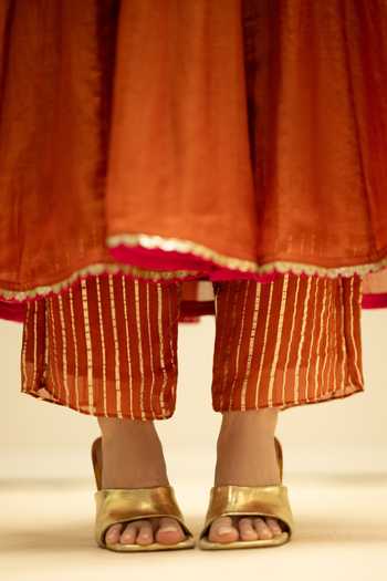 Buy_AM by Anita Mittal_Orange Chanderi V-neck Taarini Mul Embroidered Anarkali Set _Online_at_Aza_Fashions