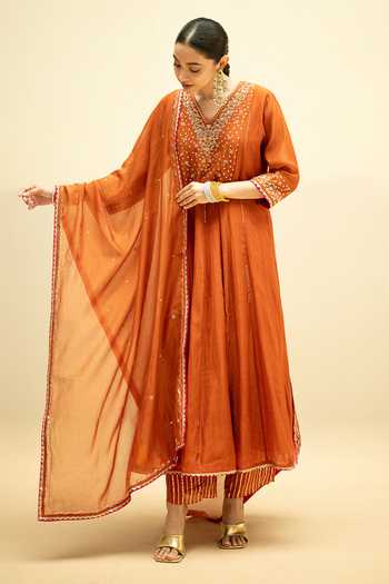 AM by Anita Mittal Taarini Mul Chanderi Embroidered Anarkali Set 