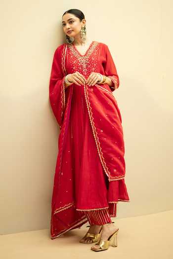 Shop AM by Anita Mittal Red Chanderi V-neck Taarini Mul Anarkali Set Online at Aza Fashions Shop_AM by Anita Mittal_Red Chanderi V-neck Taarini Mul Anarkali Set _Online_at_Aza_Fashions