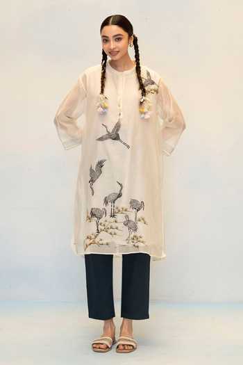 Buy AM by Anita Mittal Off White Chanderi Mandarin Collar Rosh Floral Hand Painted Kurta With Pant Online at Aza Fashions Buy_AM by Anita Mittal_Off White Chanderi Mandarin Collar Rosh Floral Hand Painted Kurta With Pant _Online_at_Aza_Fashions