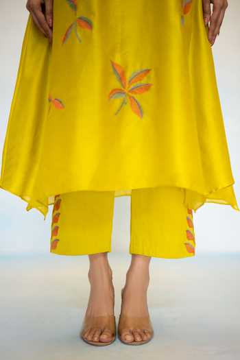 Shop AM by Anita Mittal Yellow Silk, Chanderi Mandarin Collar, Yes Saba Kurta With Pant Online at Aza Fashions Shop_AM by Anita Mittal_Yellow Silk, Chanderi Mandarin Collar, Yes Saba Kurta With Pant _Online_at_Aza_Fashions