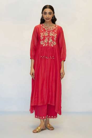 AM by Anita Mittal Noorani Embroidered Kurta & Pant Set 