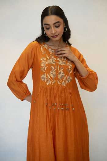 Shop AM by Anita Mittal Orange Chanderi Notched Neck Noorani Embroidered Kurta And Pant Set Online at Aza Fashions Shop_AM by Anita Mittal_Orange Chanderi Notched Neck Noorani Embroidered Kurta And Pant Set _Online_at_Aza_Fashions