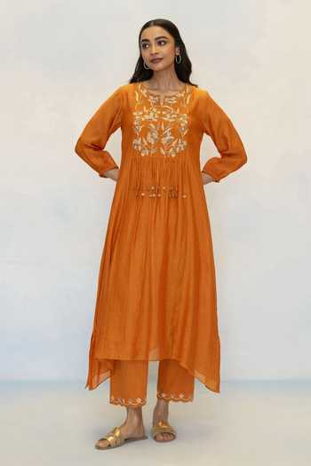 AM by Anita Mittal Noorani Embroidered Kurta & Pant Set 