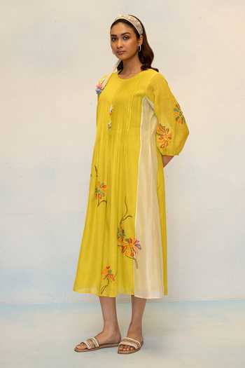 Buy_AM by Anita Mittal_Yellow Chanderi Meher Embroidered Kurta And Pant Set _Online_at_Aza_Fashions