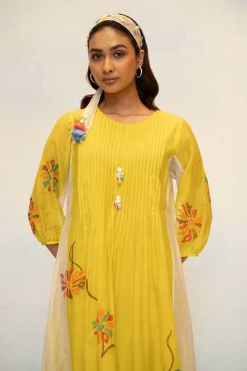Shop_AM by Anita Mittal_Yellow Chanderi Meher Embroidered Kurta And Pant Set _Online_at_Aza_Fashions