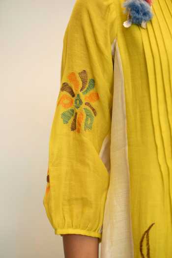 AM by Anita Mittal_Yellow Chanderi Meher Embroidered Kurta And Pant Set _at_Aza_Fashions