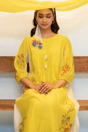 Buy_AM by Anita Mittal_Yellow Chanderi Meher Embroidered Kurta And Pant Set 