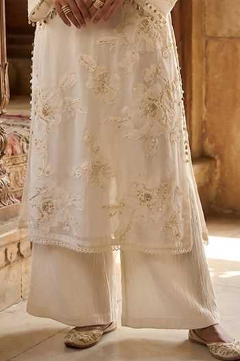 Aditi Somani Off White Organza V-neck Applique Kurta With Pant Online at Aza Fashions Aditi Somani_Off White Organza V-neck Applique Kurta With Pant _Online_at_Aza_Fashions