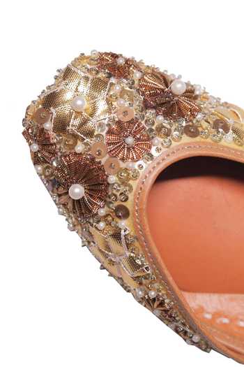 Kurrbat Gold Kanak Bead Embellished Juttis Online at Aza Fashions Kurrbat_Gold Kanak Bead Embellished Juttis _Online_at_Aza_Fashions