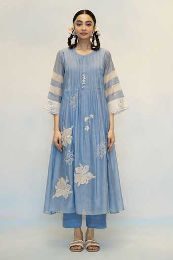 AM by Anita Mittal Blue Chanderi Round Neck Zara Floral Embroidered Kurta And Pant Set Online at Aza Fashions AM by Anita Mittal_Blue Chanderi Round Neck Zara Floral Embroidered Kurta And Pant Set _Online_at_Aza_Fashions
