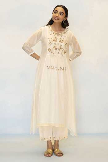 Shop AM by Anita Mittal White Chanderi Notched Neck, Yes Noorani Mul Kurta And Pant Set Online at Aza Fashions Shop_AM by Anita Mittal_White Chanderi Notched Neck, Yes Noorani Mul Kurta And Pant Set _Online_at_Aza_Fashions