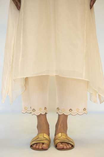 Buy AM by Anita Mittal White Chanderi Notched Neck, Yes Noorani Mul Kurta And Pant Set Buy_AM by Anita Mittal_White Chanderi Notched Neck, Yes Noorani Mul Kurta And Pant Set